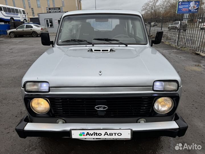 LADA 4x4 (Нива) 1.7 МТ, 2002, 180 000 км