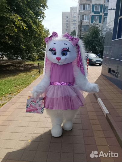 Зайка Ляля, ростовая кукла, аниматор