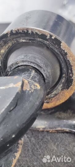 Правый рычаг Nissan Primera P11