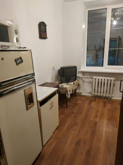 Комната 13 м² в > 9-к., 1/3 эт.