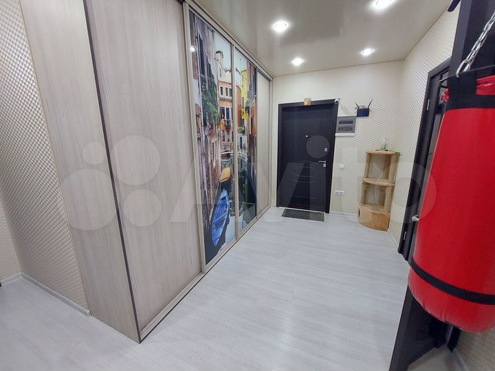 2-к. квартира, 64,3 м², 2/17 эт.