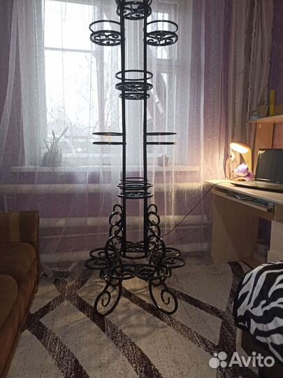 Подставка под цветы