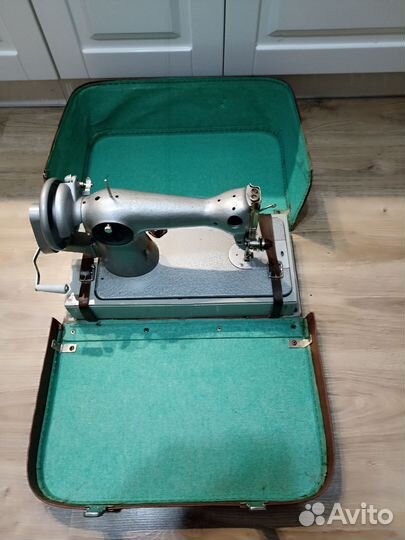 Швейная машинка Подольск ручная