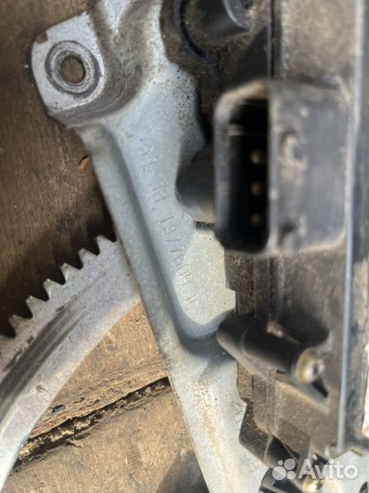 Стеклоподъемник bmw e36