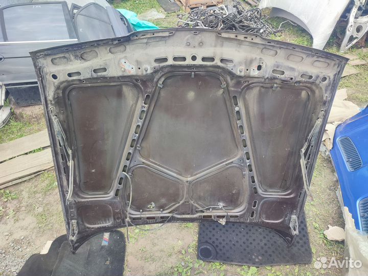 Капот BMW E32