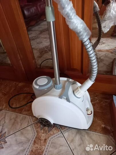 Отпариватель для одежды вешалка
