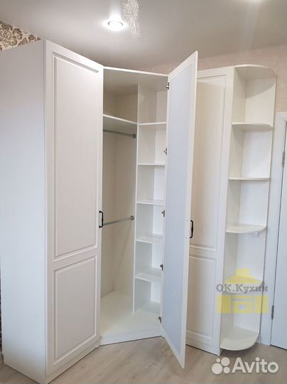 Угловой шкаф