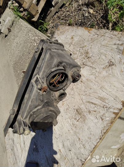 Фара Фольцваген Пассат Б5 передняя левая