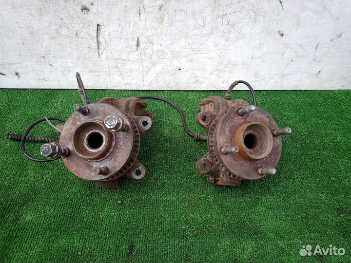 Поворотный кулак Ford Fiesta MK4 рестайлинг