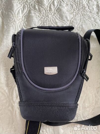 Зеркальный профессиональны фотоаппарат Nikon