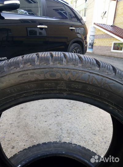 Triangle Snowlink TWT02 215/45 R17 91R
