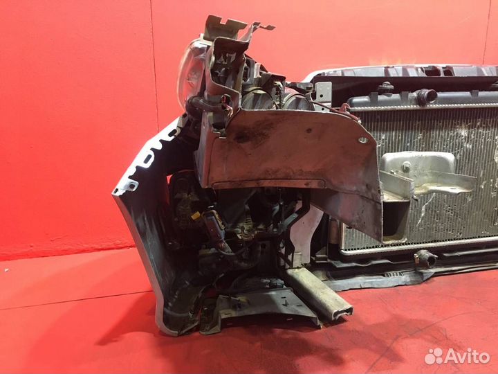 Ноускат Peugeot 308. Передняя часть