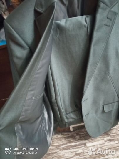 Отдаю бесплатно. Мужской костюм 48размер
