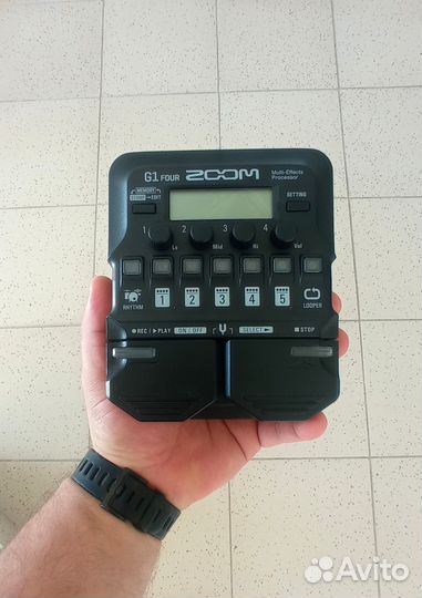 Гитарный процессор эффектов zoom G1 four