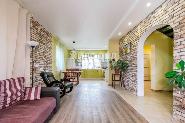 Коттедж 146,3 м² на участке 10 сот.