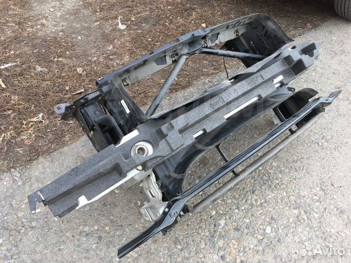 Телевизор (рамка радиатора) BMW 1 F20 рестайлинг