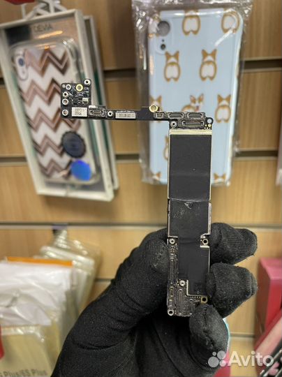 Плата iPhone 8 Plus 64GB рабочая без отпечатка