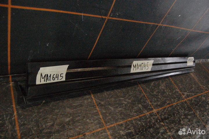 Накладка двери передней правой - Lexus NX