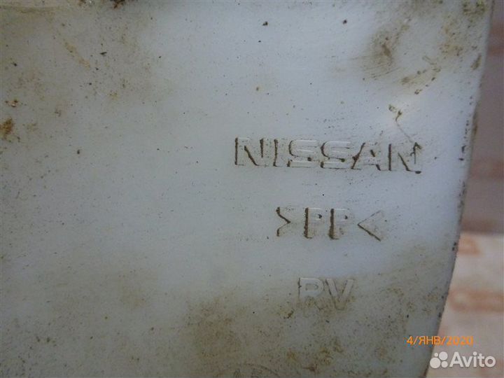 Бачок омывателя Nissan Almera G15 K4M 2013