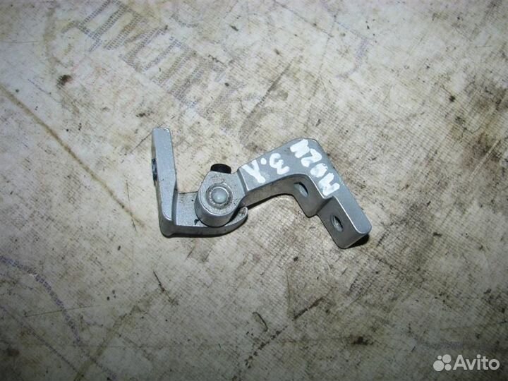 Петля двери задней левой верхняя Audi A6 (C6 4F)