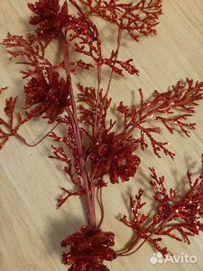 Новогодние декоративные ветки