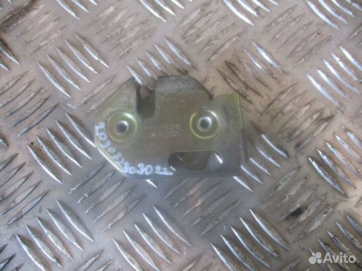 Замок инструментального ящика Mercedes-Benz A94189