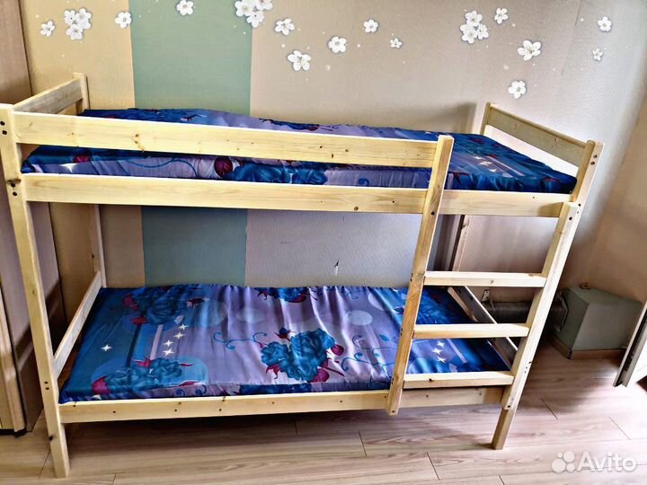 Двухъярусная кровать