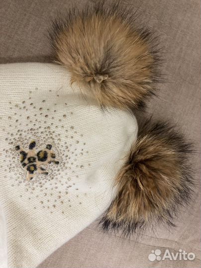 Шапка зимняя с натуральными помпонами