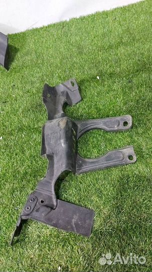 Подкрылок передний правый Ford Explorer 6 U625