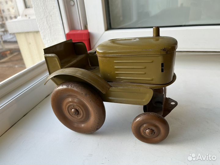 Игрушка трактор СССР