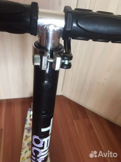 Самокат трехколесный