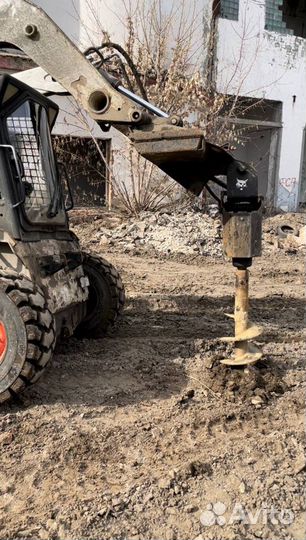 Ямобур. Bobcat с буром