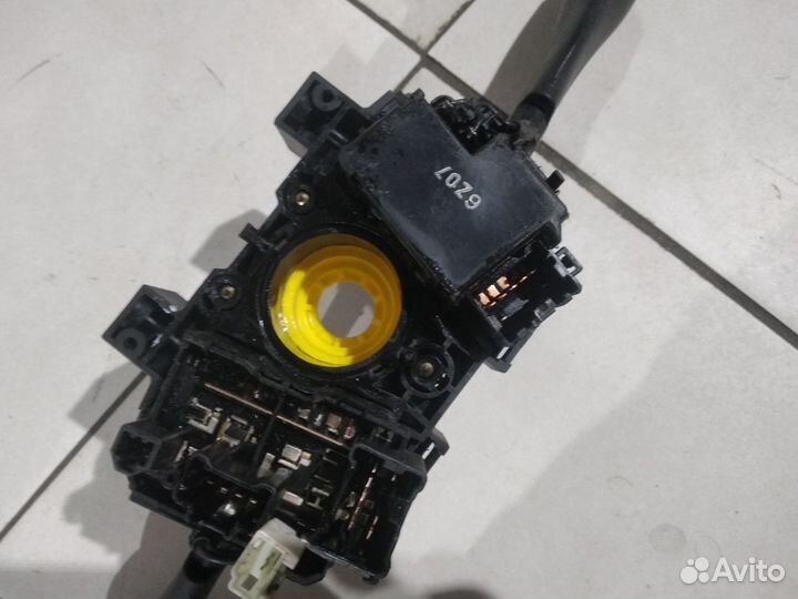 Переключатель поворотов подрулевой Nissan Almera