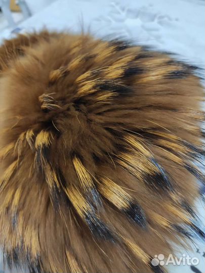 Меховой воротник енот