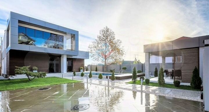 Дом 461 м² на участке 7 сот.