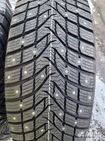 Armstrong Ski-Trac S 235/55 R19