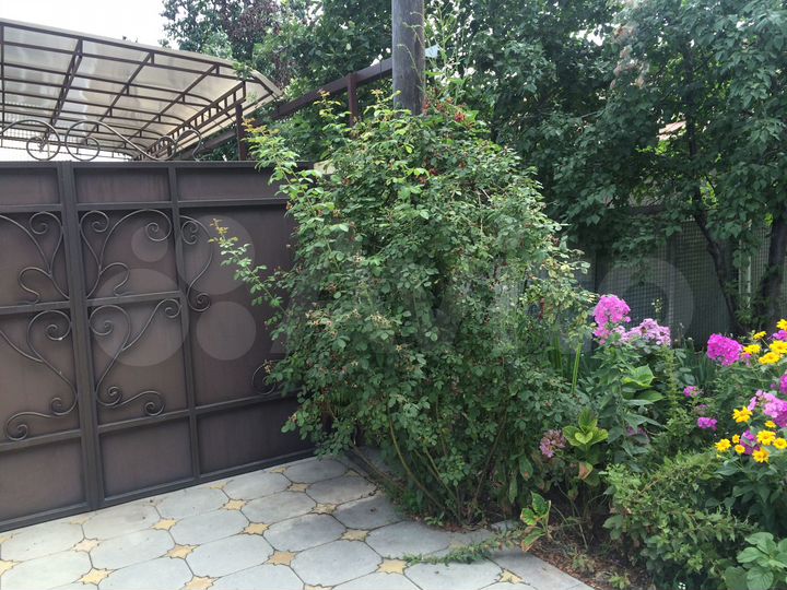 Дом 53 м² на участке 5 сот.