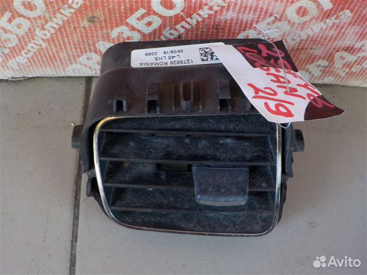 Дефлектор отопителя Renault Logan L8MV K7M812 2018