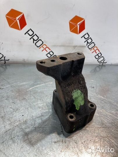 Кронштейн Mercedes E-Class W211 OM642 3.0 CDI 2006