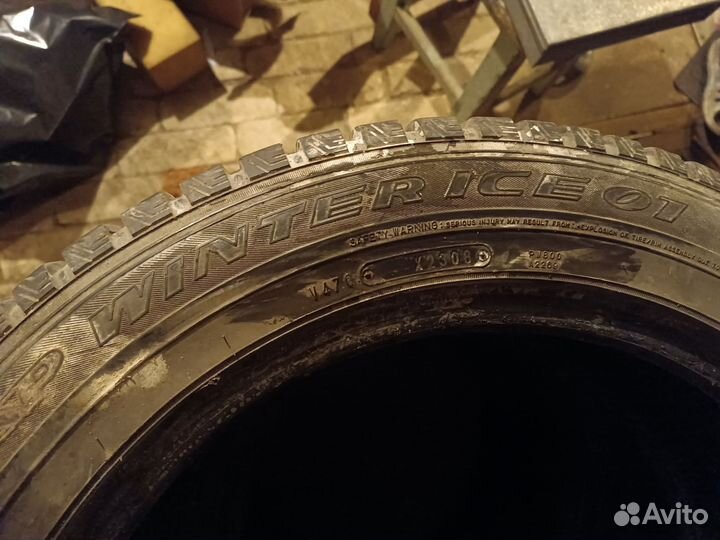 Dunlop SP Winter Ice 01 235/55 R18