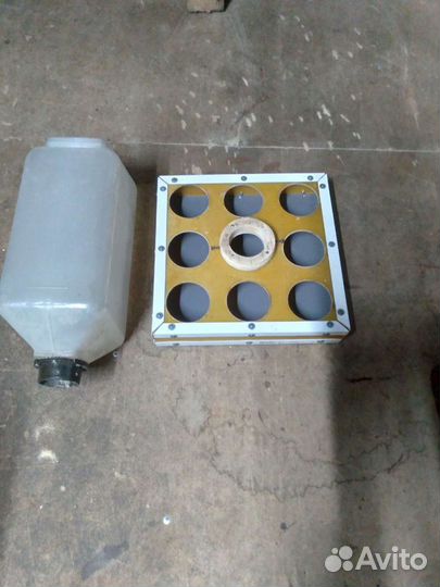 Кормушка для сельхозптици бункерная на 5кг