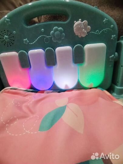 Развивающий коврик с пианино