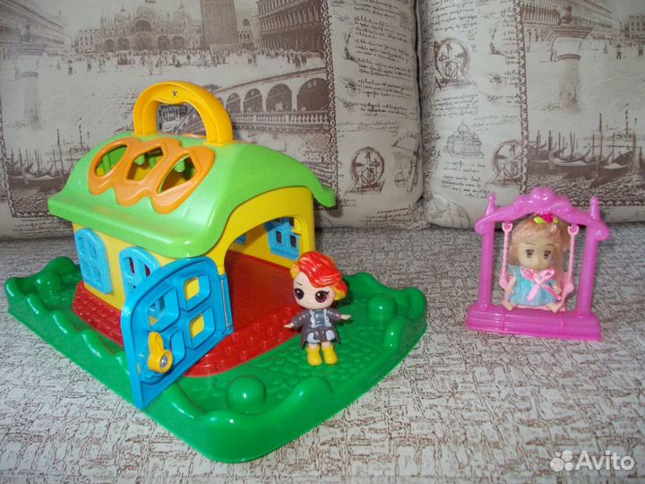 Кукольный домик +2 куколки и качели