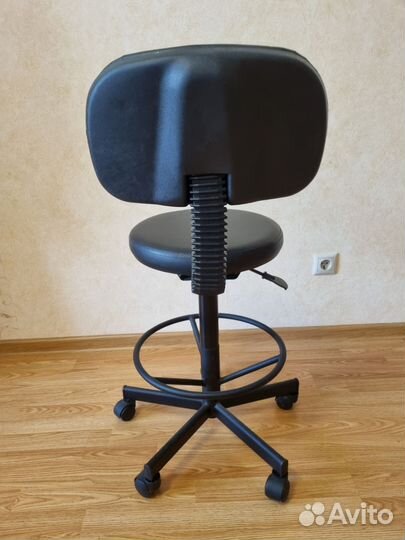 Парикмахерский стул