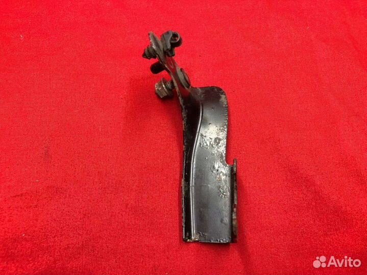 Кронштейн датчика положения кузова A2223200243 Mer