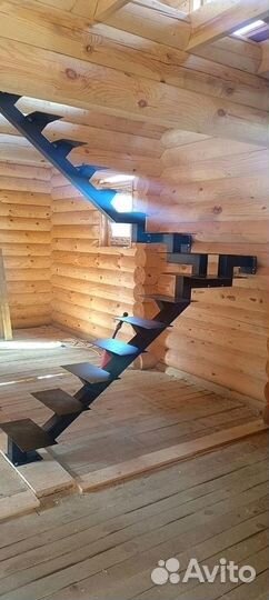 Лестница на второй этаж под ключ