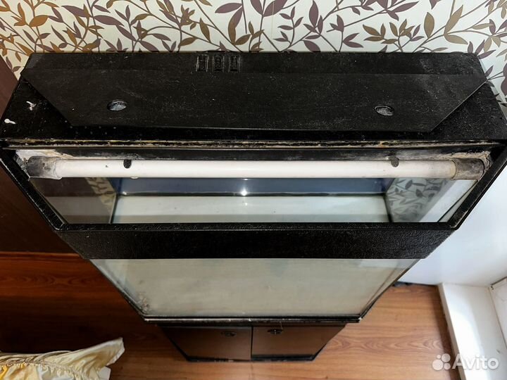 Аквариум с тумбой