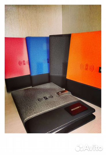 Ежедневник с зарядным устройством на кольцах