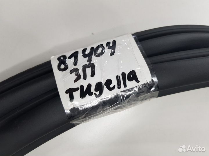 Уплотнитель проема двери задний правый