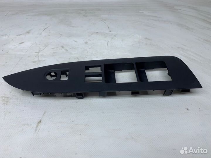 Накладка декоративная передняя левая Infiniti Qx56